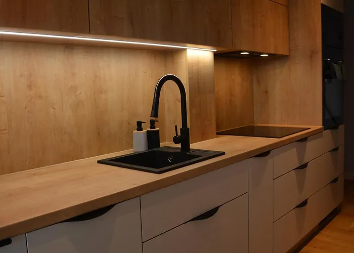 Jaskolki W Pilicach *