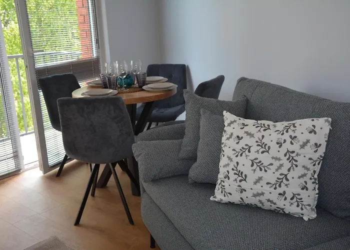 Jaskolki W Pilicach *